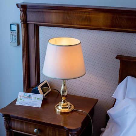 Hotel Progresso Сан-Бенедетто-дель-Тронто Екстер'єр фото