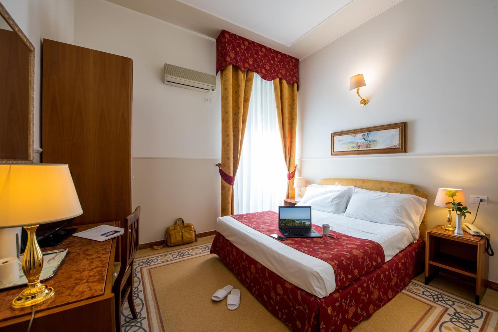 Hotel Progresso Сан-Бенедетто-дель-Тронто Екстер'єр фото