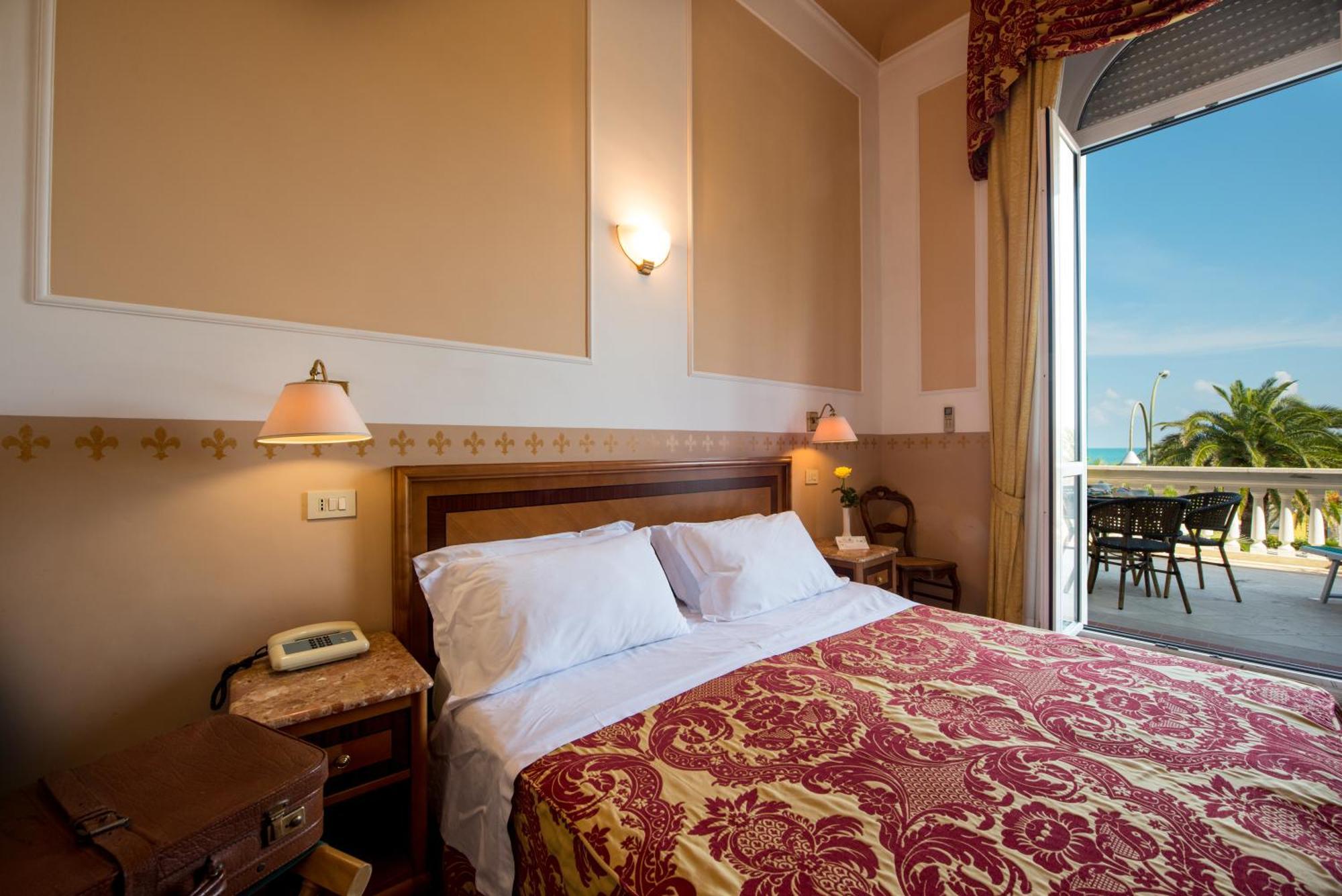 Hotel Progresso Сан-Бенедетто-дель-Тронто Екстер'єр фото