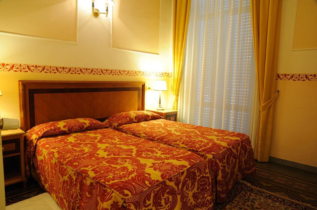 Hotel Progresso Сан-Бенедетто-дель-Тронто Екстер'єр фото